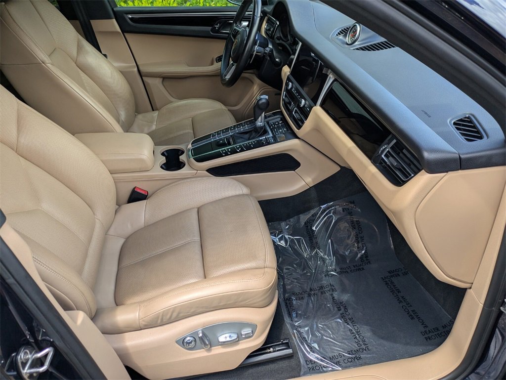 2020 Porsche Macan Base photo 30