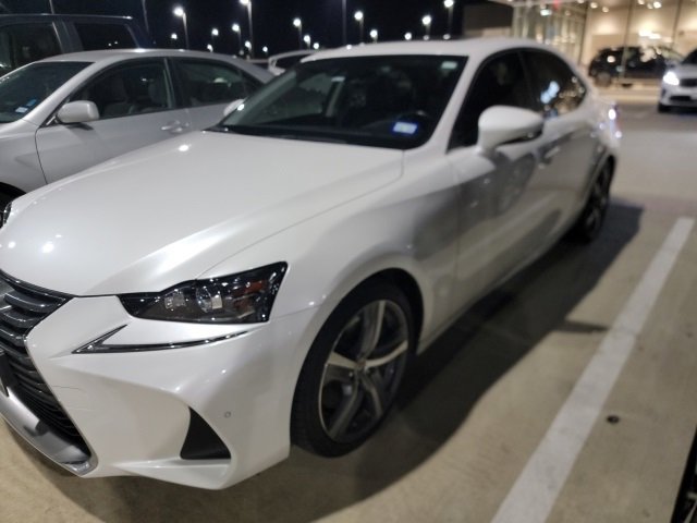 2018 Lexus IS 300's photo