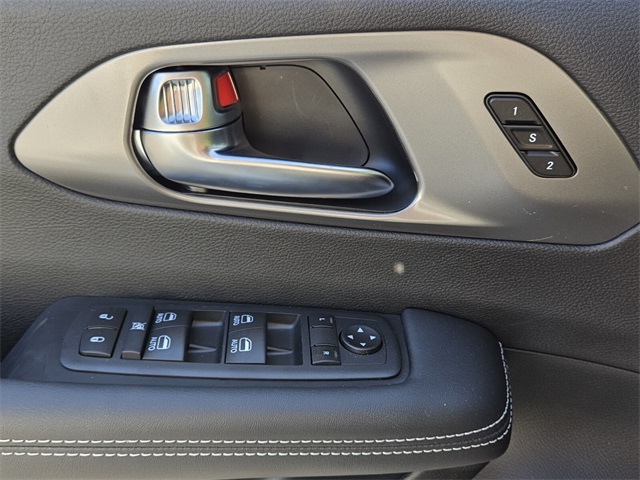 2026 Chrysler Pacifica photo 28