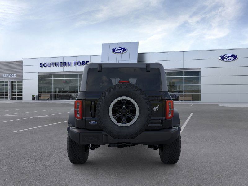 2025 Ford Bronco Outer Banks photo 4