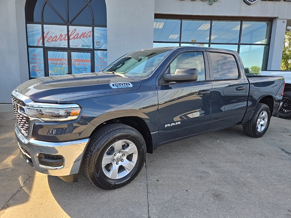 2025 Ram 1500 Tradesman photo 2