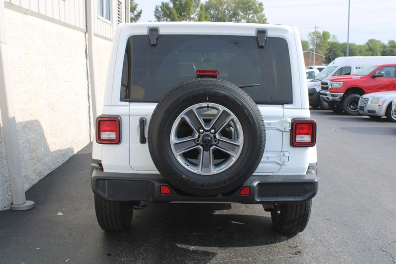 2021 Jeep Wrangler Unlimited Sahara photo 3