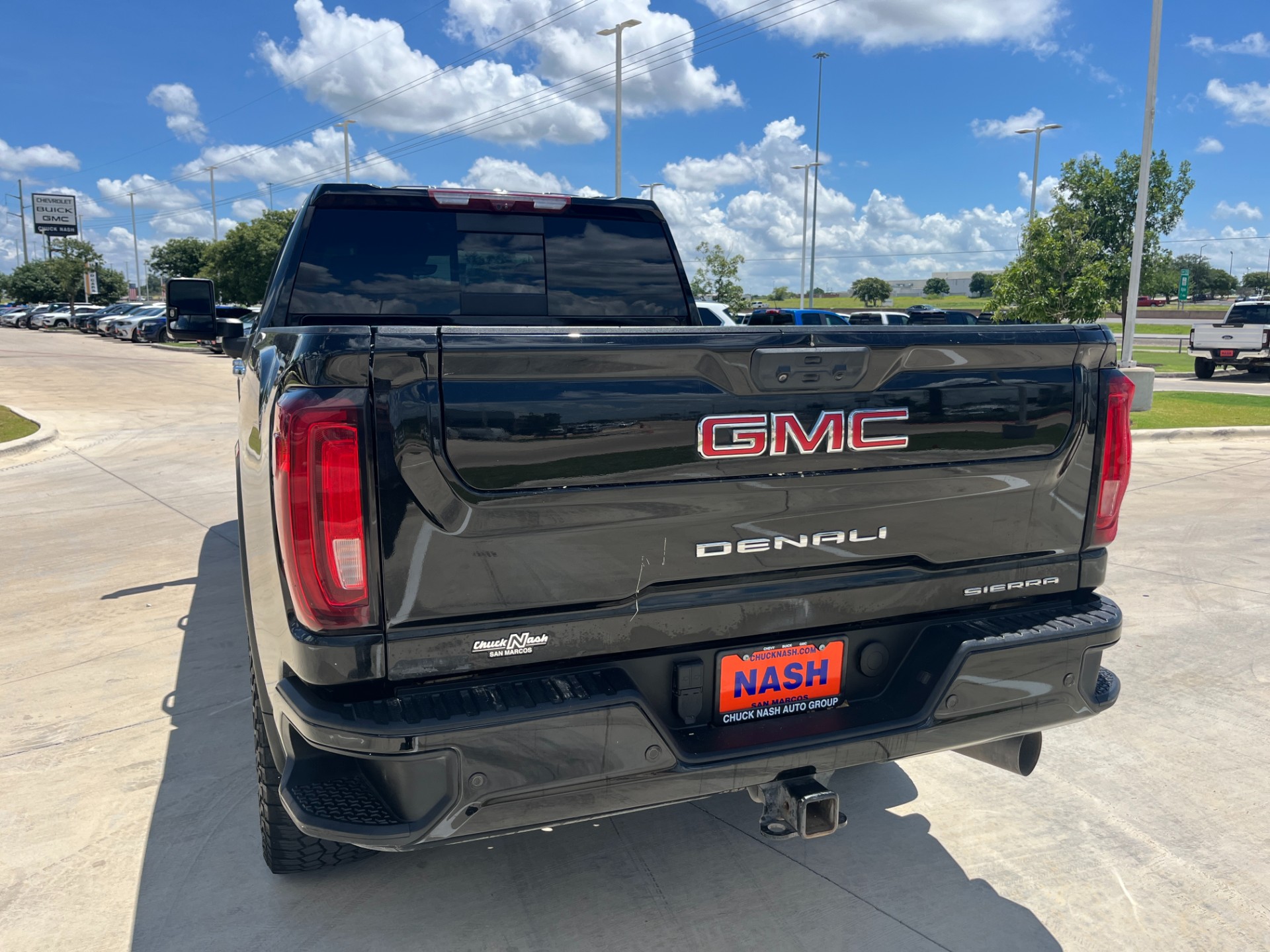 2023 Gmc Sierra 3500 Denali photo 3