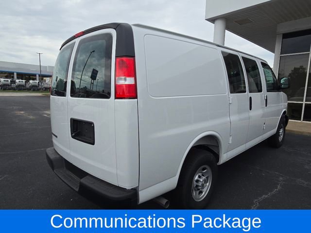 2025 Chevrolet Express Cargo 2500 photo 4