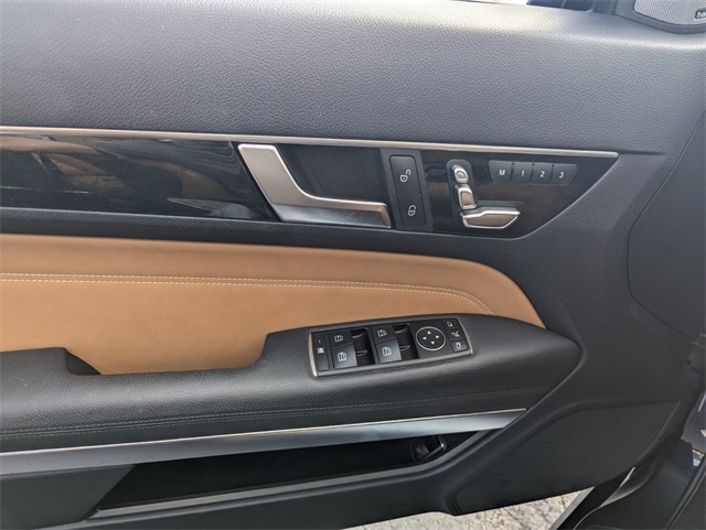 2016 Mercedes Benz E 400 photo 32
