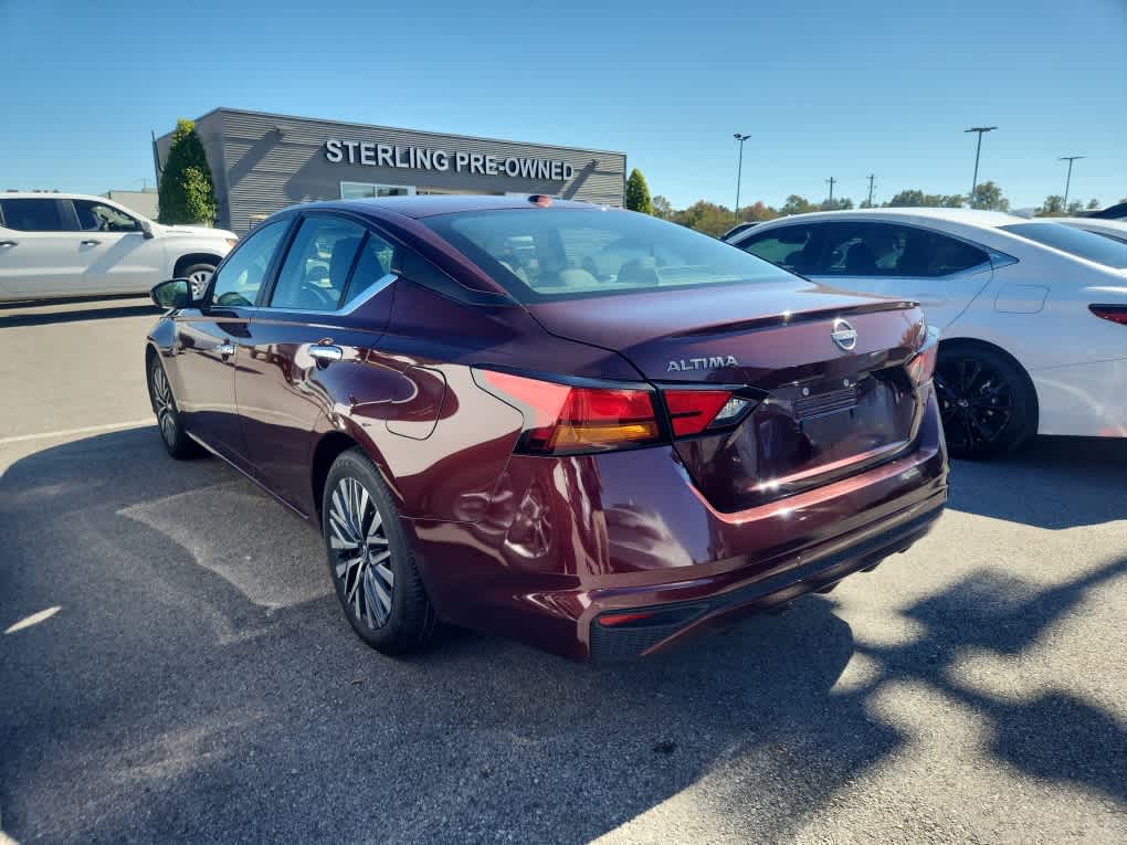 2025 Nissan Altima SV photo 2