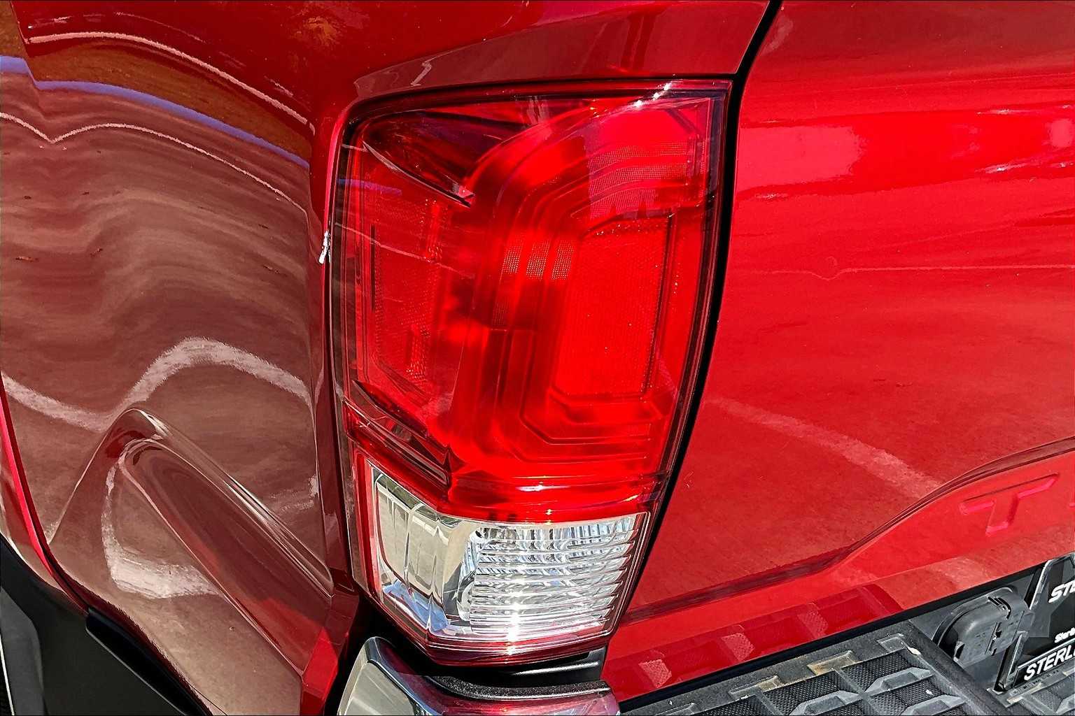 2017 Toyota Tacoma SR5 photo 25