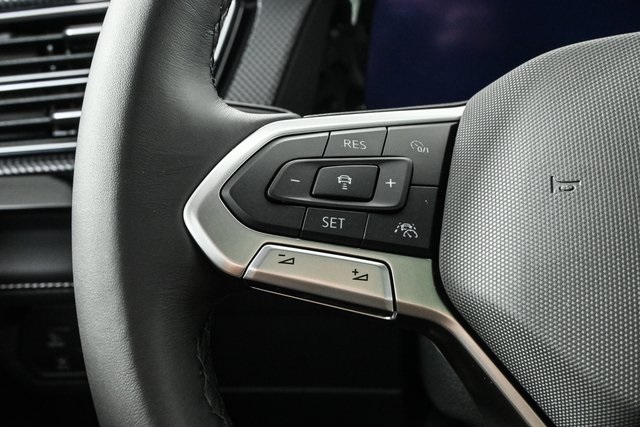 2025 Volkswagen Atlas Cross Sport SEL R-Line photo 11