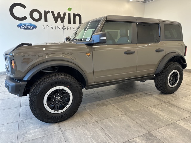 2025 Ford Bronco Badlands photo 9