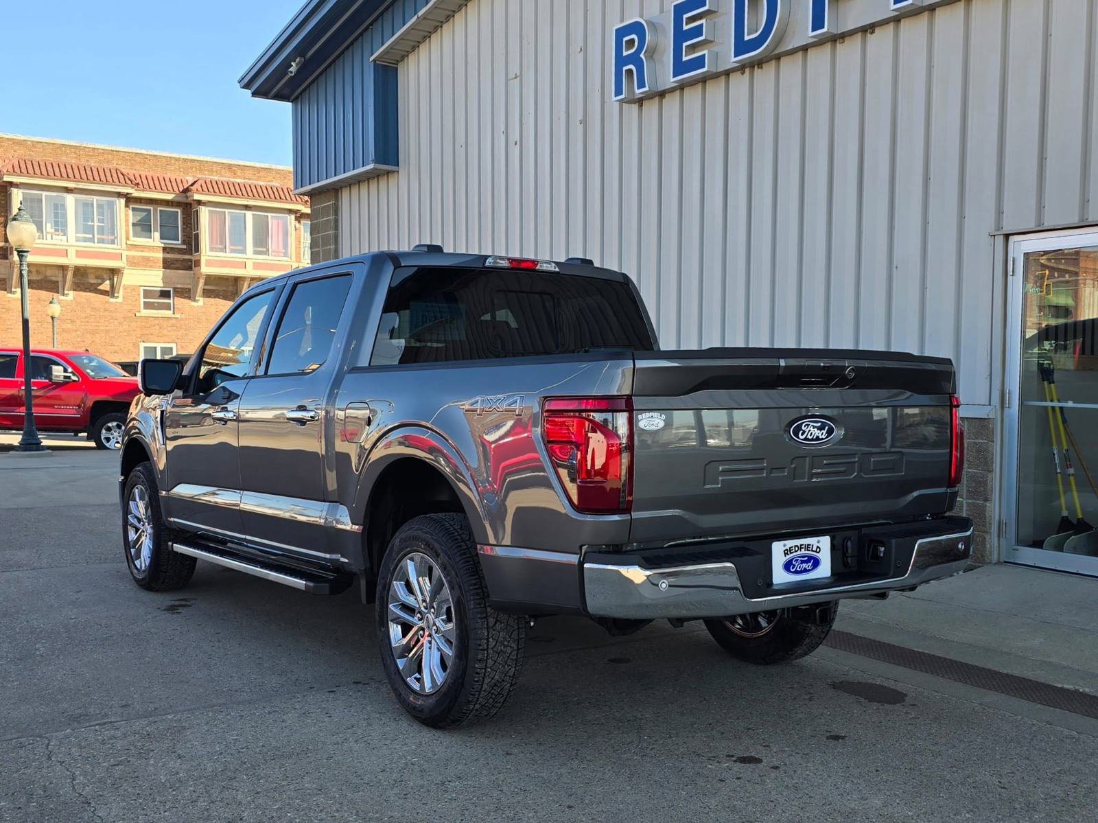 2025 Ford F-150 XLT photo 2