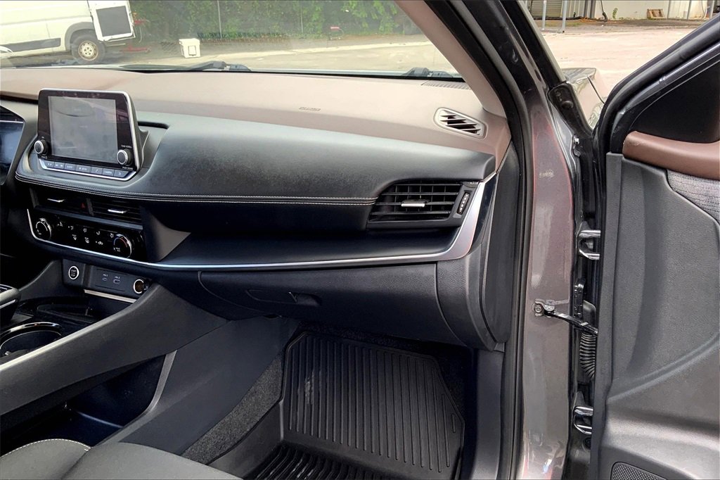 2023 Nissan Rogue S photo 15
