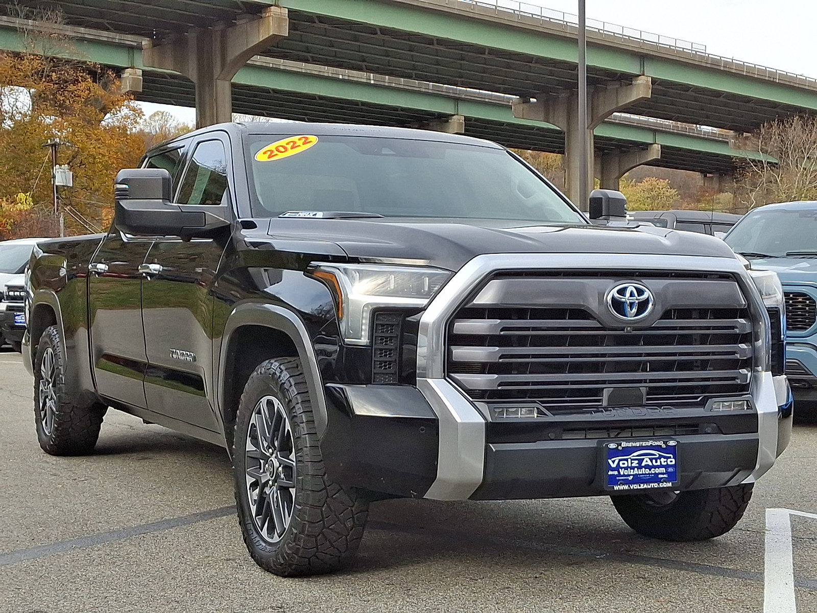 2022 Toyota Tundra Limited photo 2