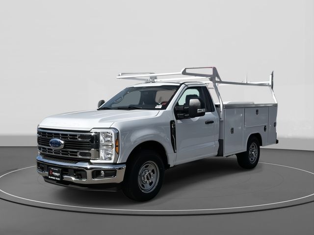2024 Ford F-350 Super Duty Chassis Cab XL's photo