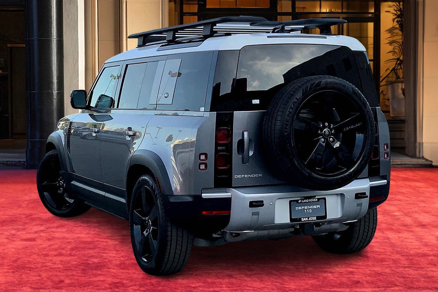 2024 Land Rover Defender 110 S photo 2