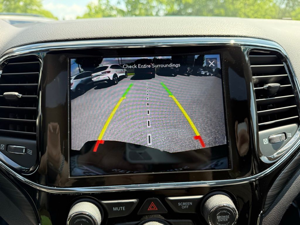 Used 2022 Red Jeep Laredo X image 19