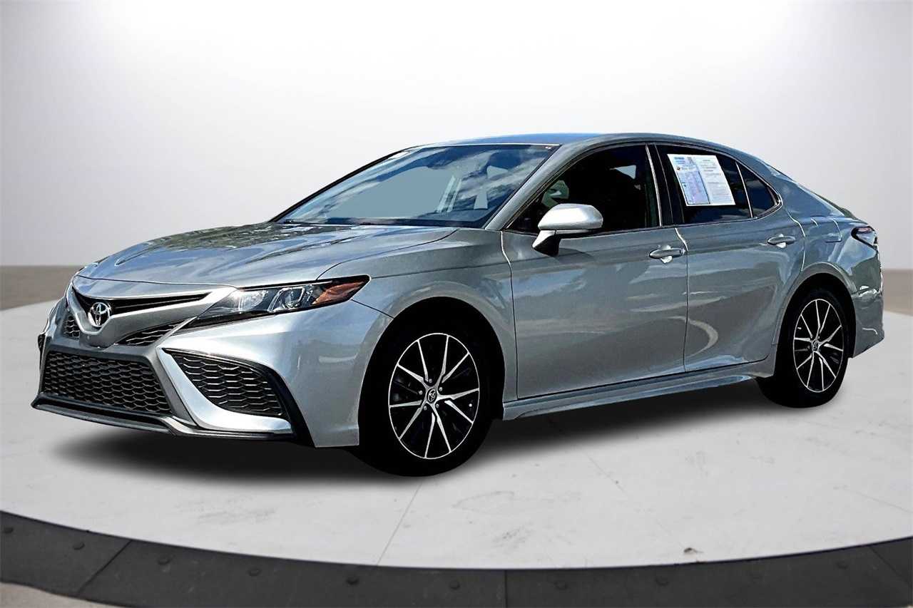 2021 Toyota Camry SE photo 4