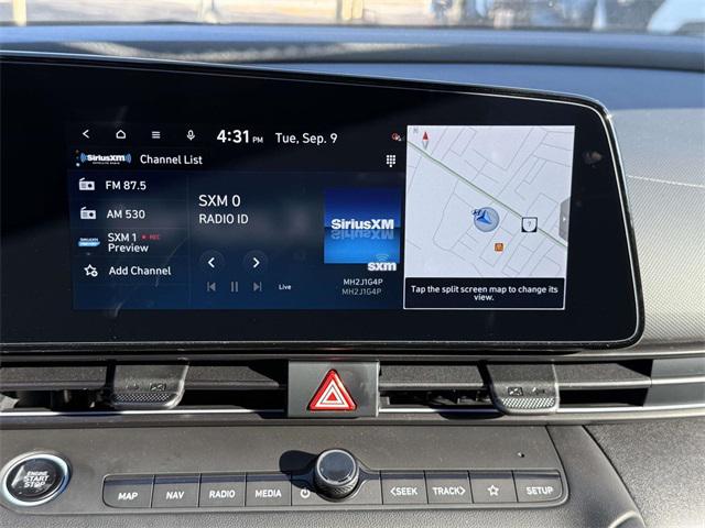 2025 Hyundai Elantra Base photo 2