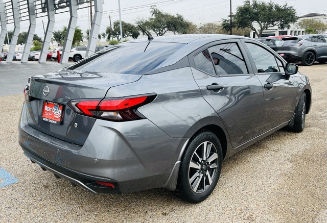 2024 Nissan Versa 1.6 S photo 4