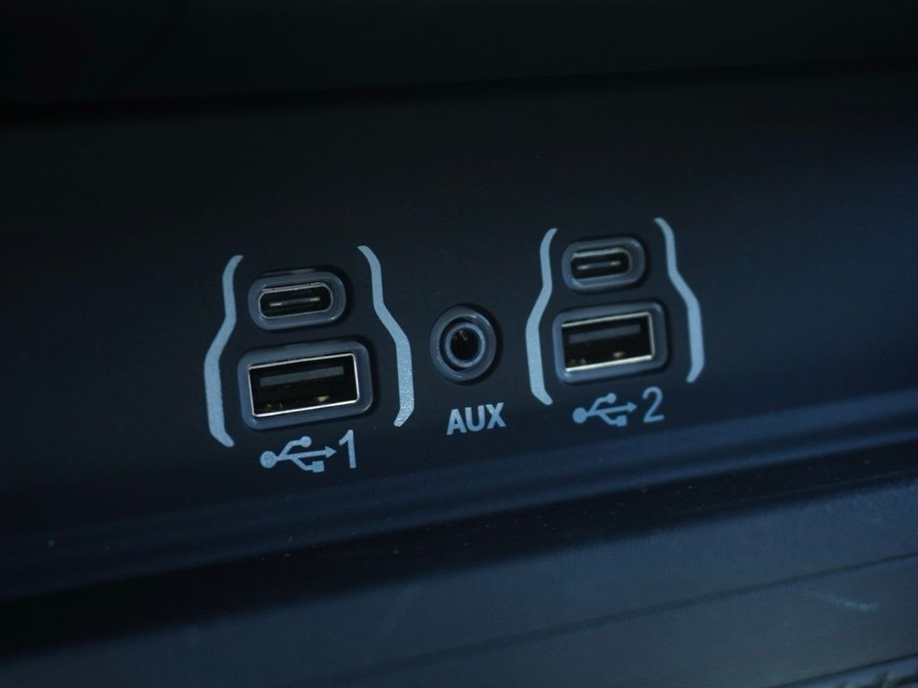 New 2026 Bright White Clear-Coat Exterior Paint RAM Big Horn Sport Appearance Edition image 20