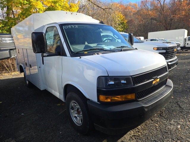 2025 Chevrolet Express Cutaway Base's photo