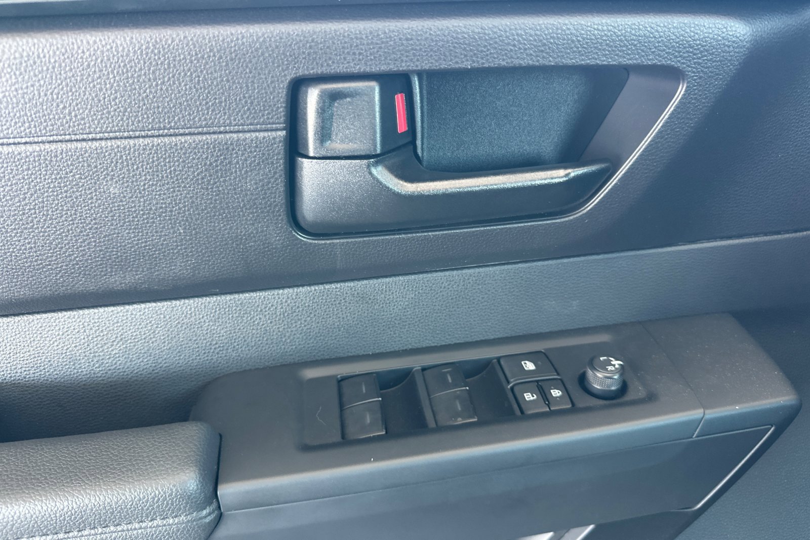 2025 Toyota Tundra SR photo 10