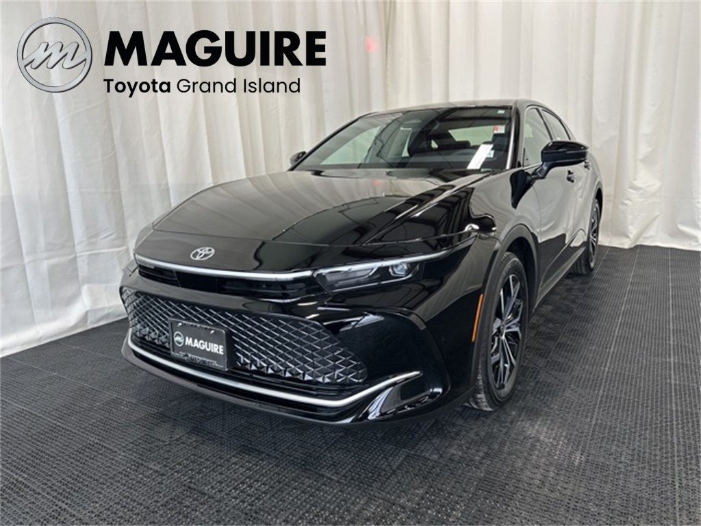 2026 Toyota Crown XLE's photo