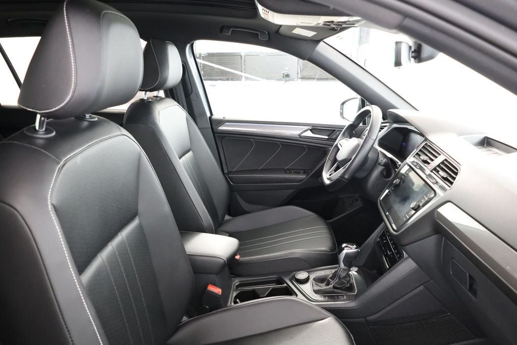 2022 Volkswagen Tiguan SE R-Line Black photo 21