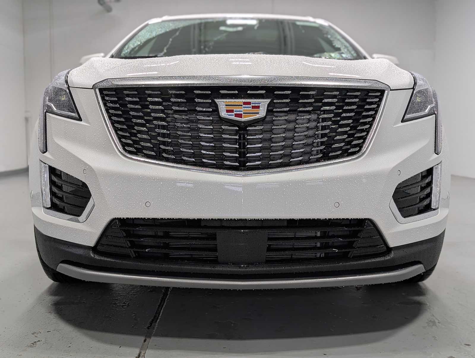 2025 Cadillac XT5 Premium Luxury photo 2