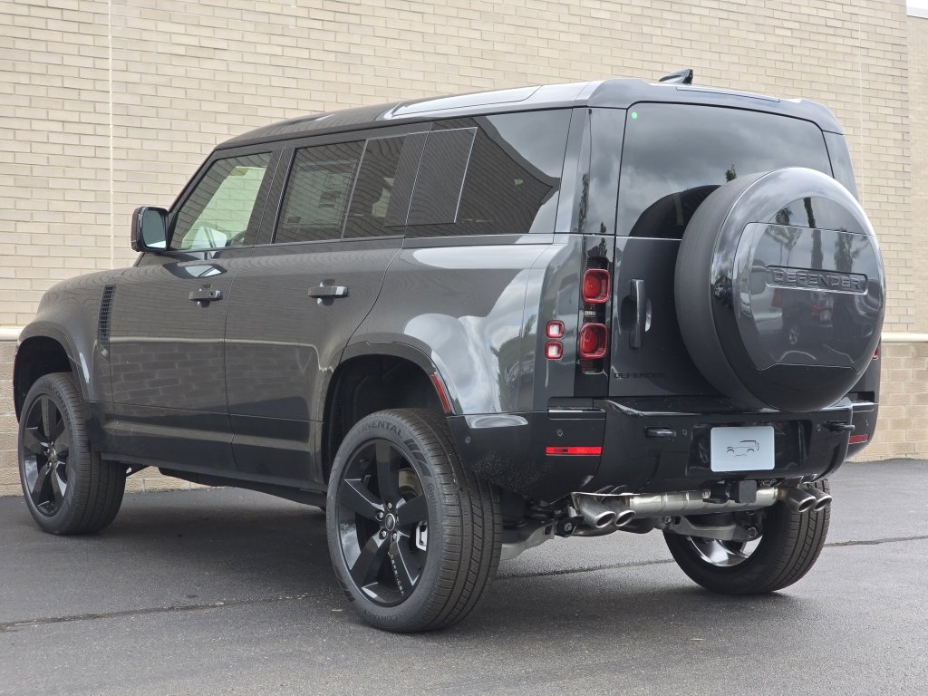 2025 Land Rover Defender 110 X-Dynamic SE photo 30
