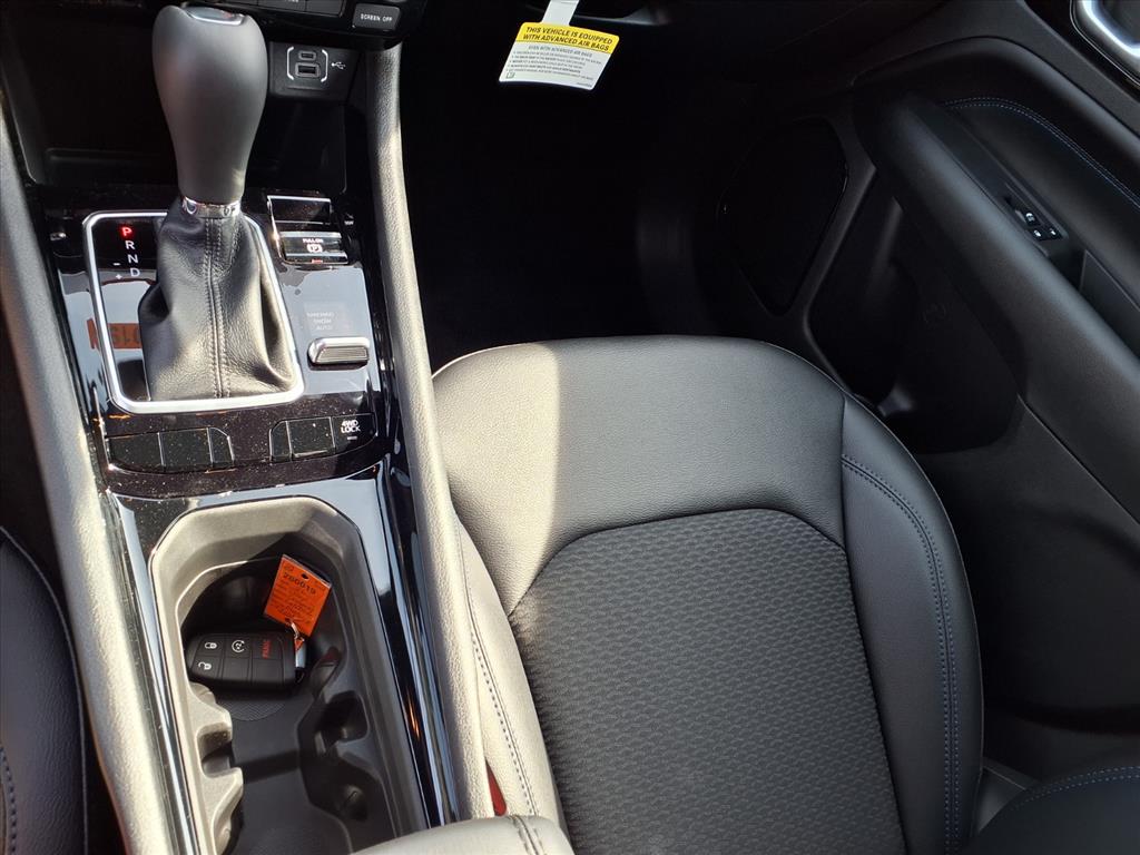 2026 Jeep Compass Latitude Altitude photo 9