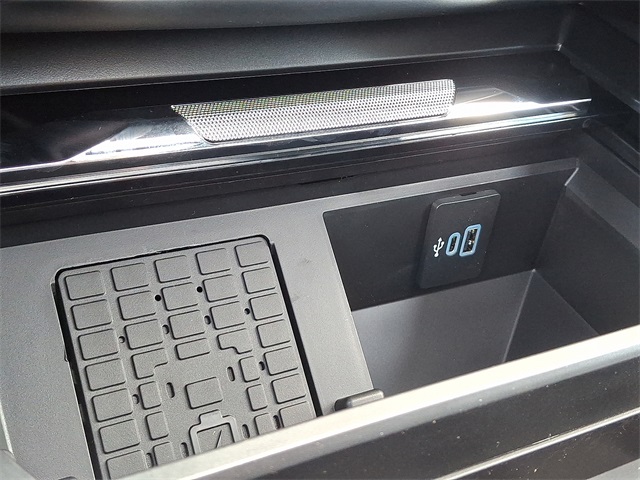 2025 Ford F-350 Lariat photo 17