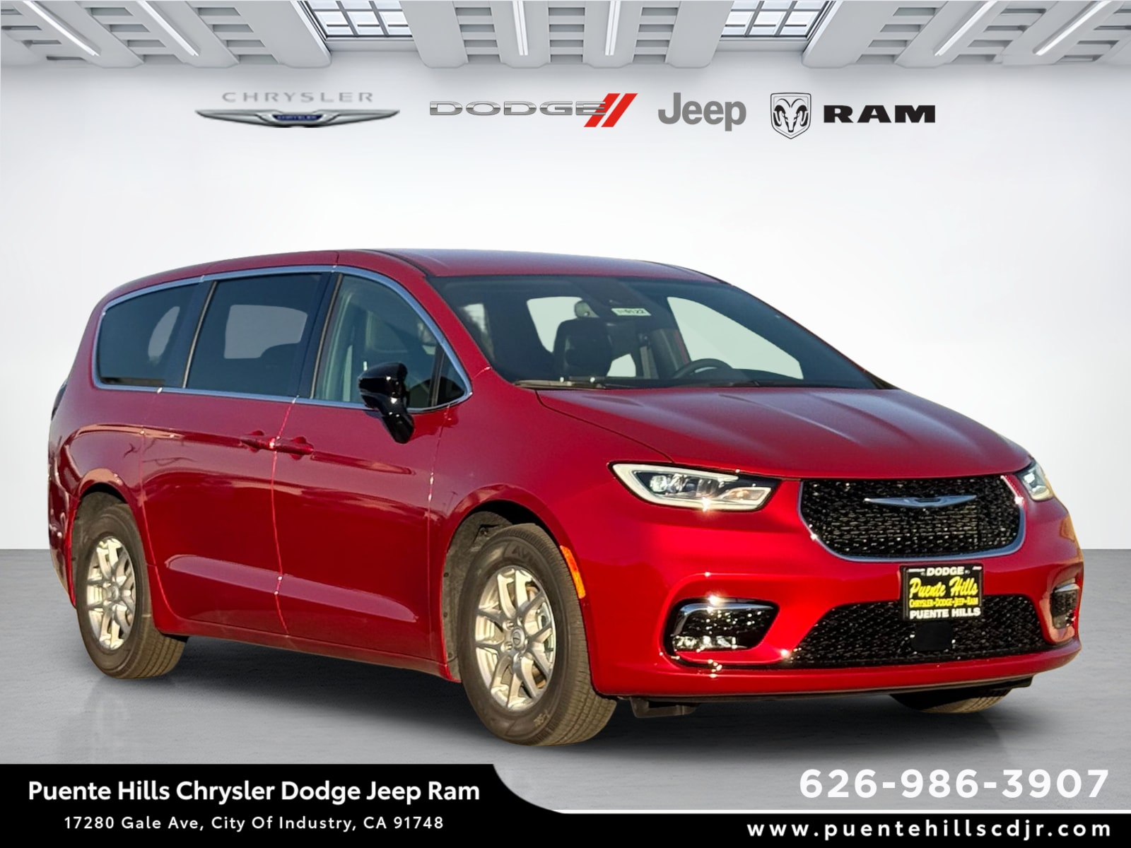 2026 Chrysler Pacifica Select's photo