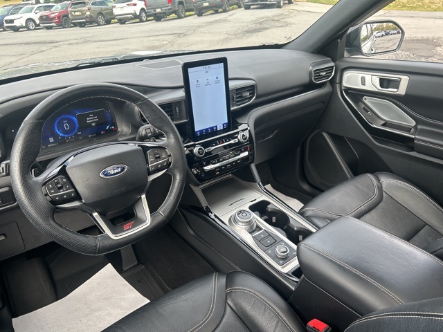 2021 Ford Explorer ST photo 16