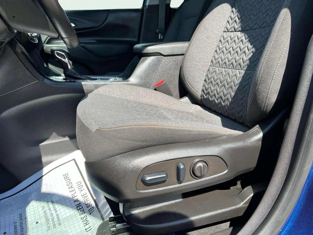 2022 Chevrolet Equinox LT photo 17
