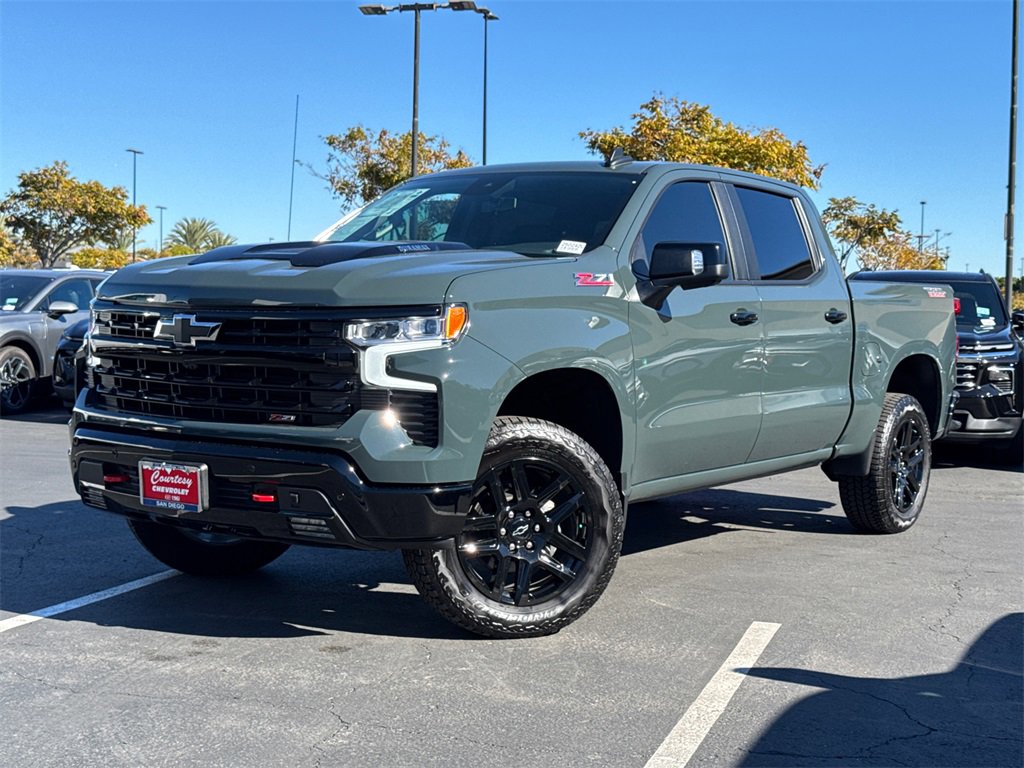 2025 Chevrolet Silverado 1500 LT Trail Boss photo 2