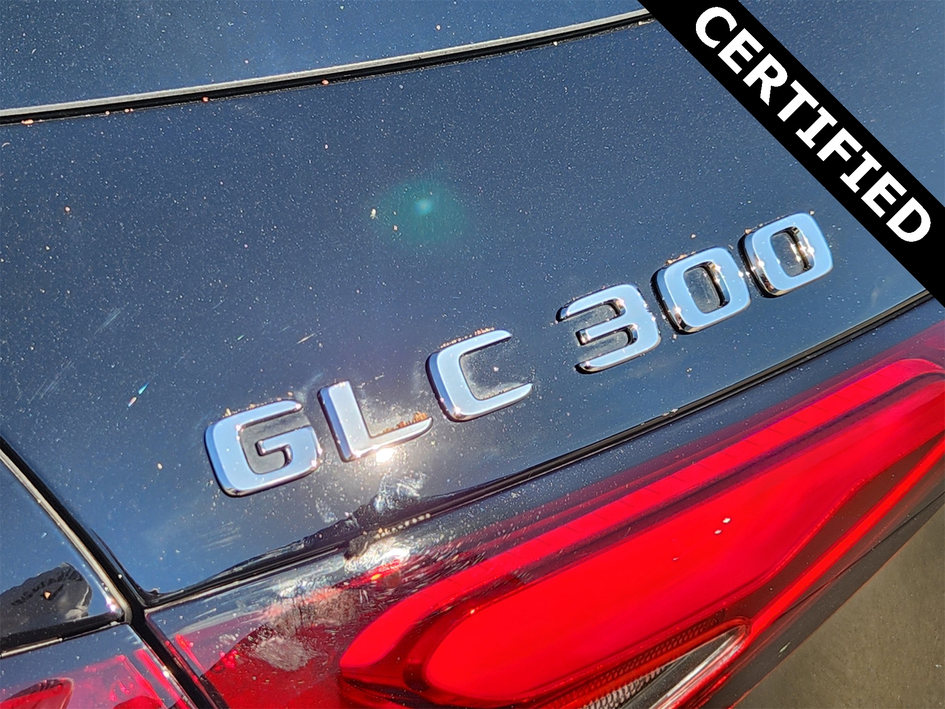 2025 Mercedes Benz GLC 300 photo 9