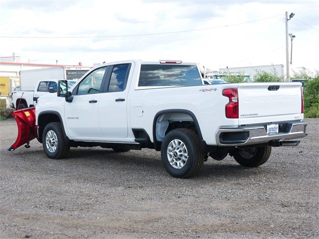 2025 Chevrolet Silverado 2500HD photo 3