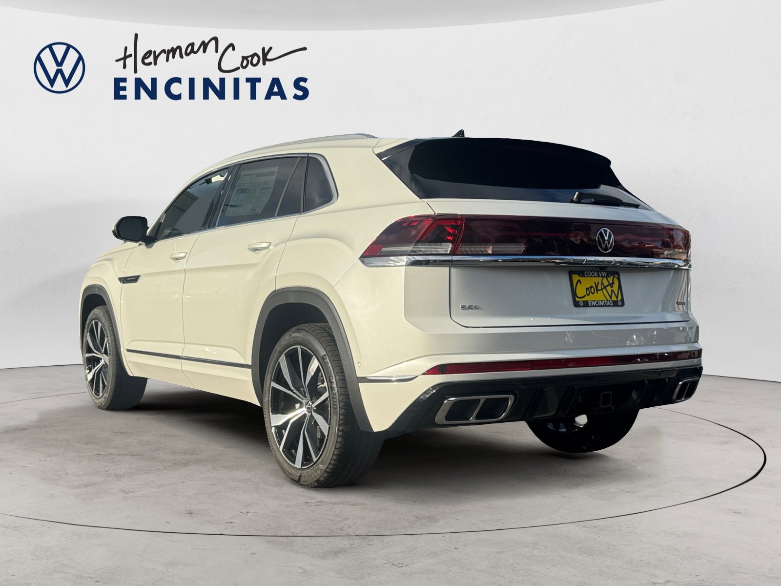 2025 Volkswagen Atlas Cross Sport SEL Premium R-Line photo 3