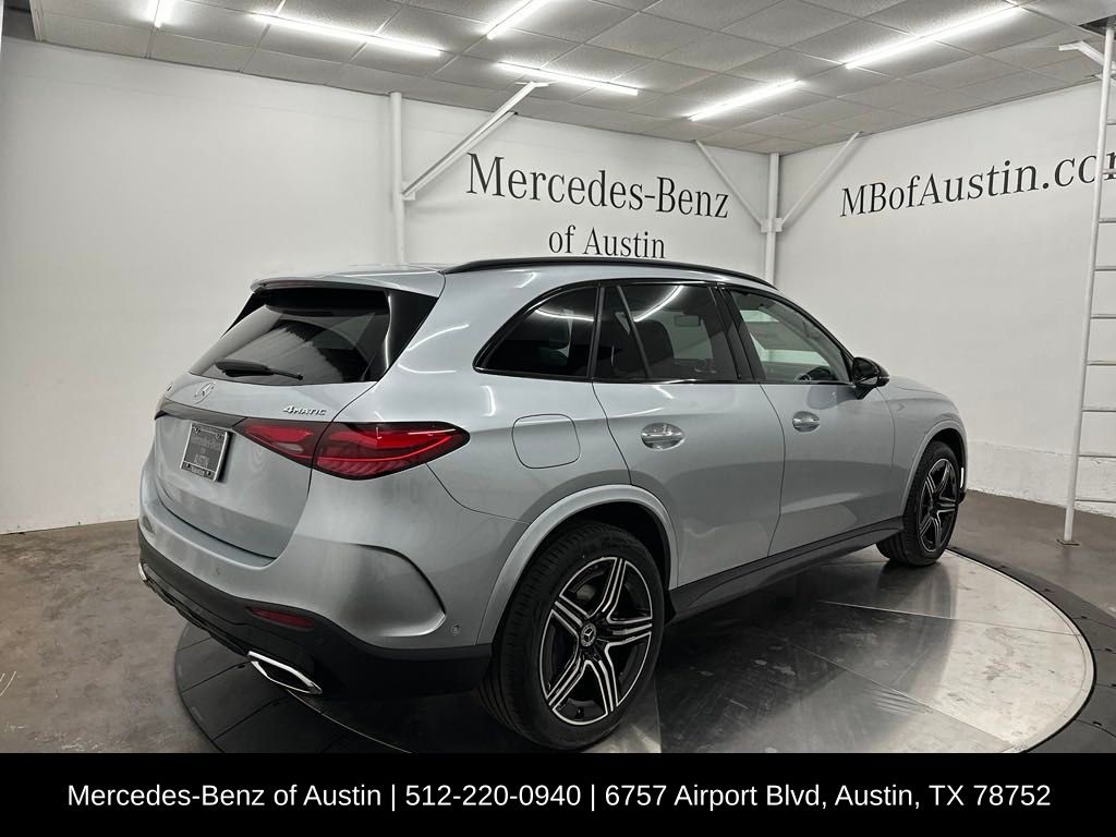 2025 Mercedes Benz GLC 300 4MATIC photo 4