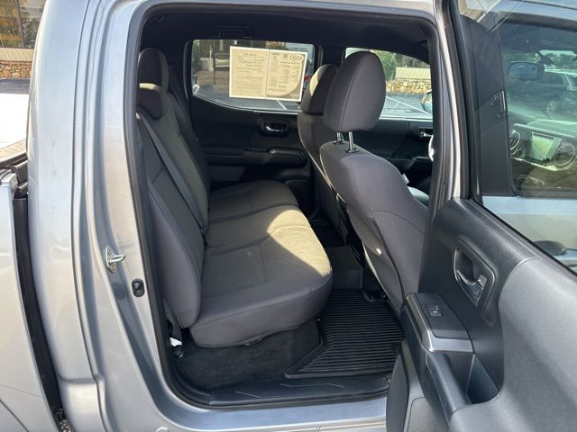 2017 Toyota Tacoma SR V6 photo 14