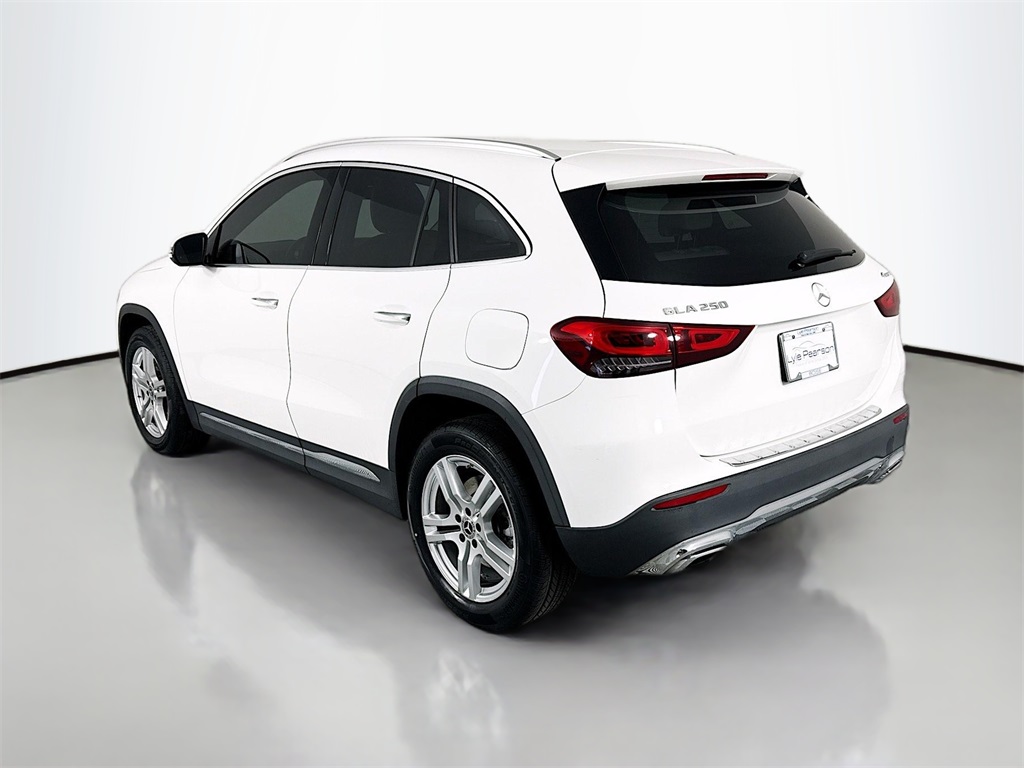 2021 Mercedes Benz GLA 250 4MATIC photo 2