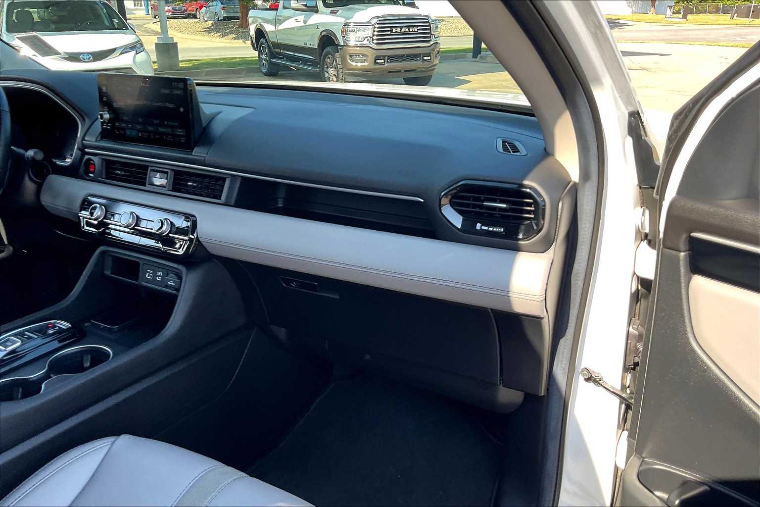 2025 Honda Pilot EX-L photo 17