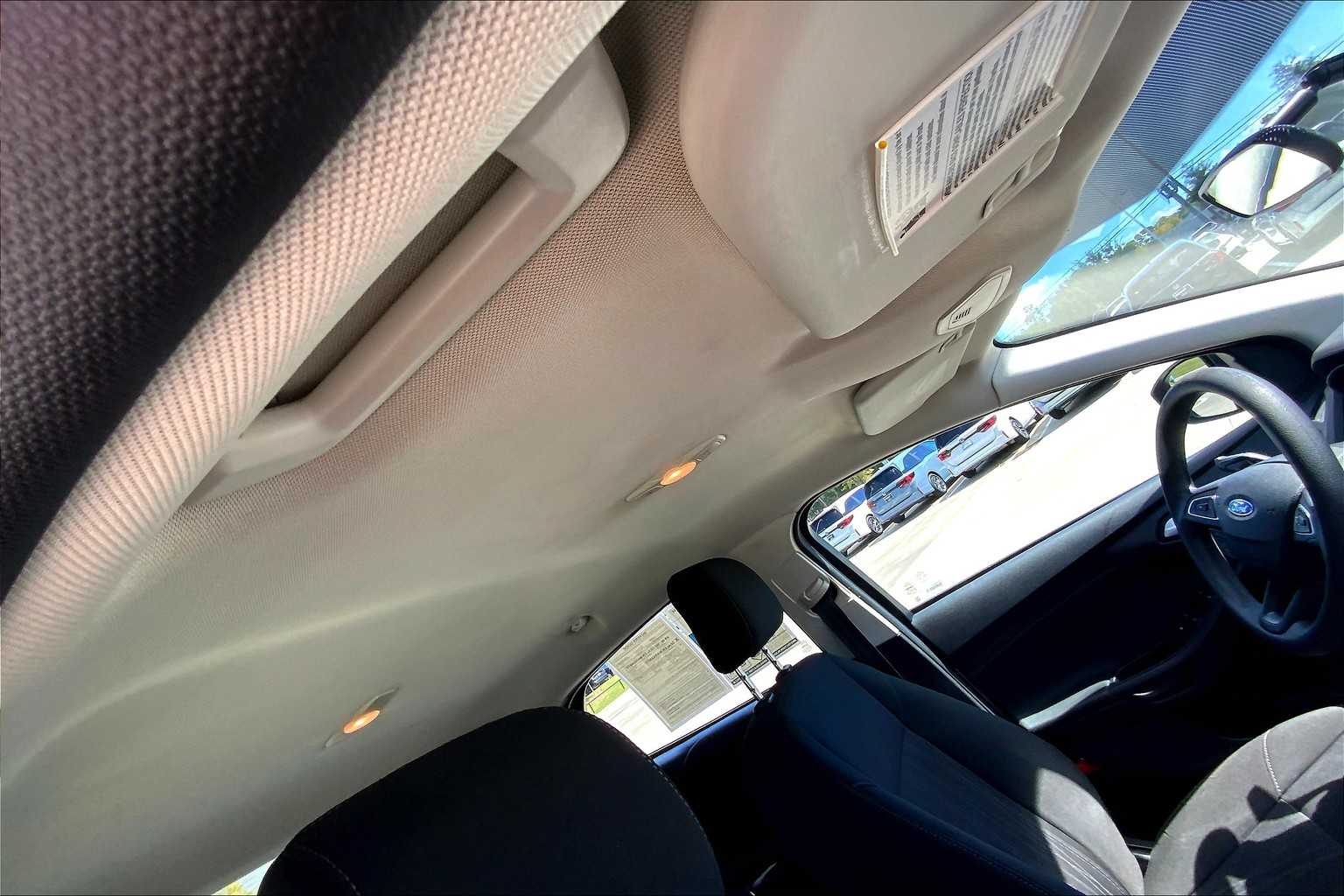 2016 Ford Focus SE photo 10