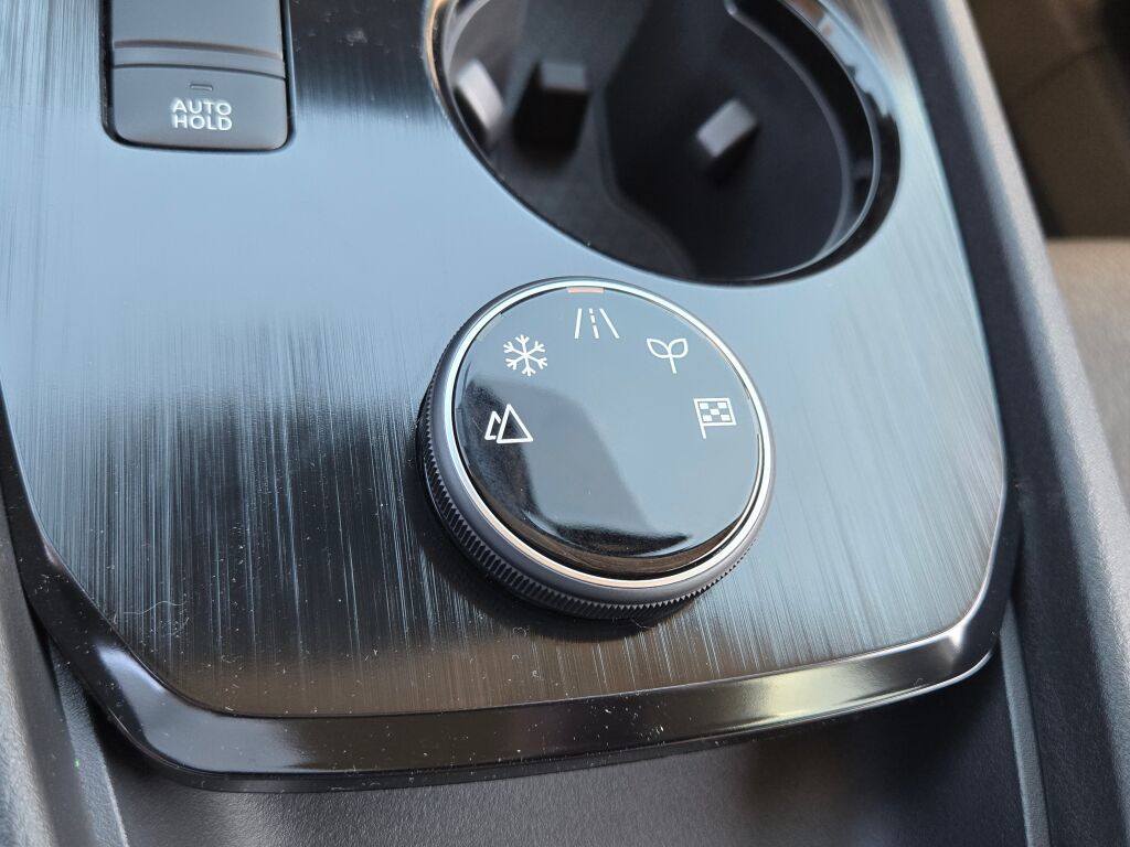 2026 Nissan Rogue SV photo 23