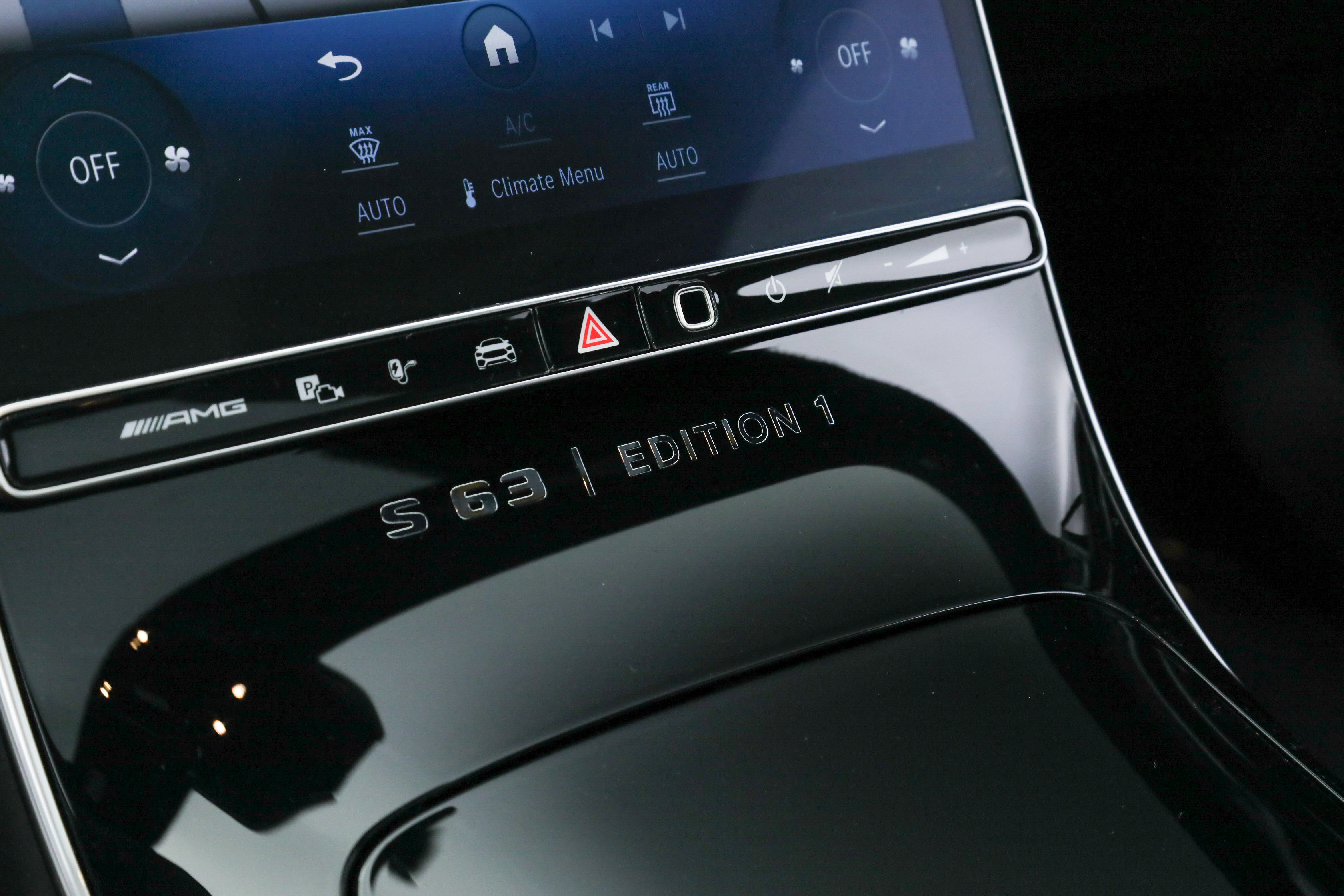 2024 Mercedes Benz S AMG 63 E PERFORMANCE photo 27