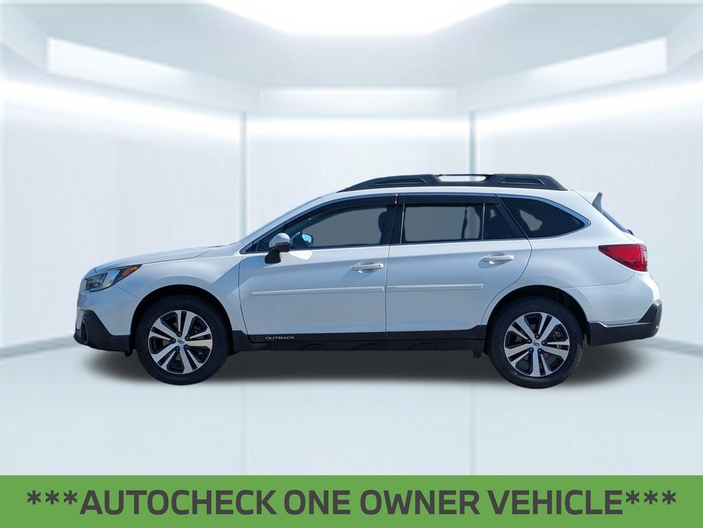2019 Subaru Outback 2.5i photo 2