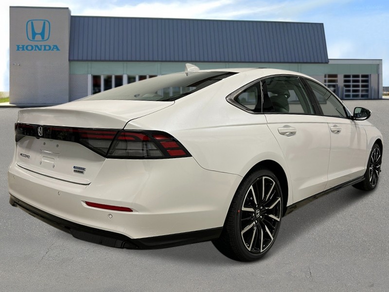2025 Honda Accord Hybrid Touring photo 6