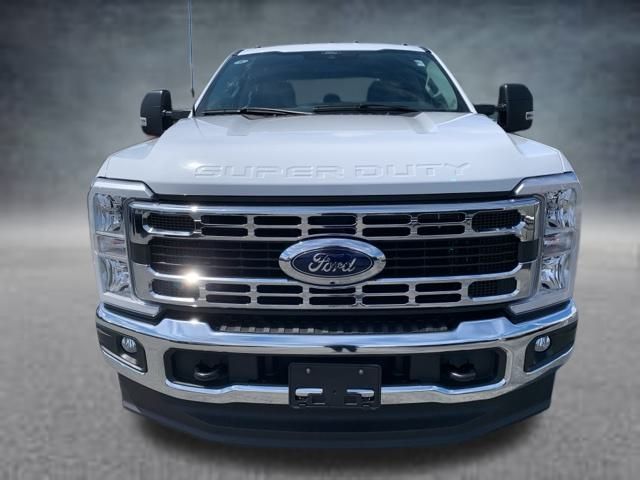 2024 Ford F-250 XLT photo 2
