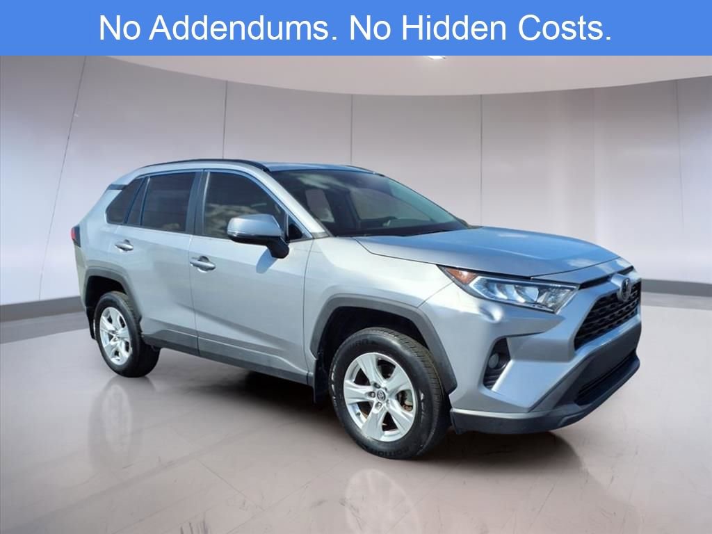 2020 Toyota RAV4 XLE photo 7