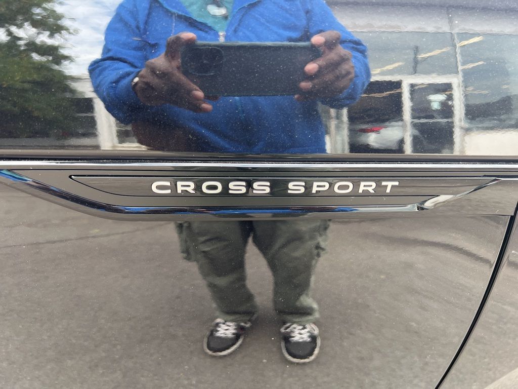 2026 Volkswagen Atlas Cross Sport SEL R-Line photo 4